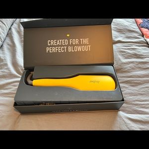 Drybar brush crush straightener brush